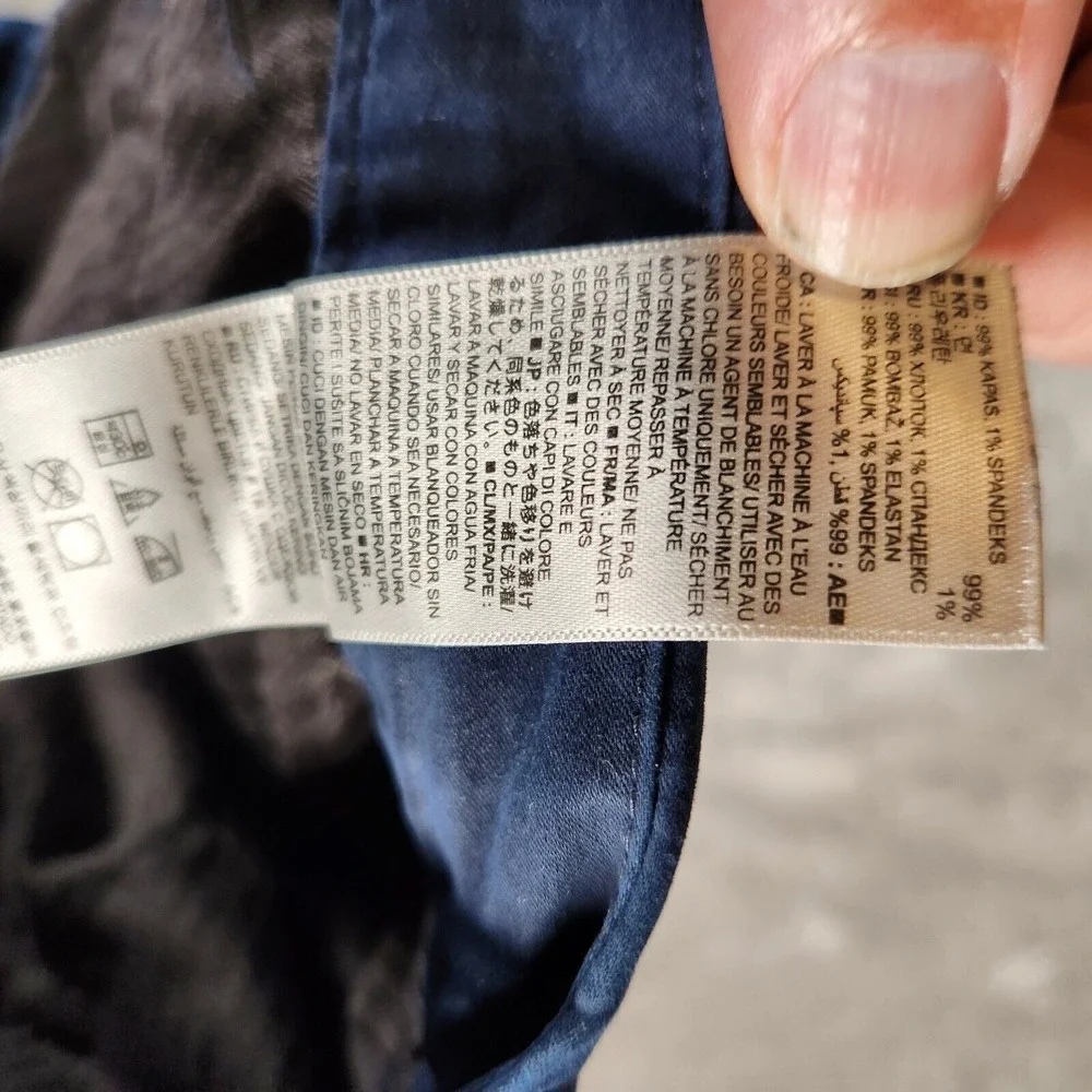 Banana Republic Shorts Men's 33X9 (Tag 32) Blue‎ Chino Aiden Stretch V/700031159